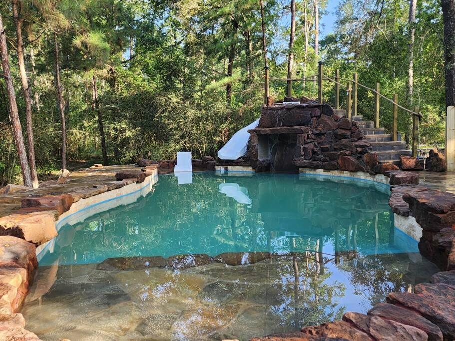 Waterfront Treehouse In A Magical Forest ウォーラー郡  エクステリア 写真